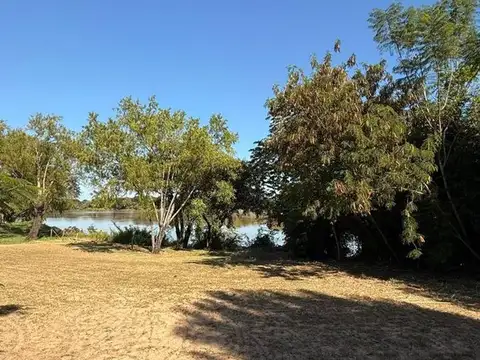 LOTE SOBRE EL RIO EN VENTA. GOYA