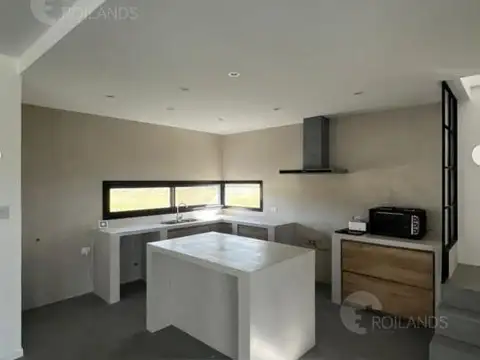 Alquiler Casa 4 ambientes parrila pileta jardin cocheras Amenities Premiun Area 60