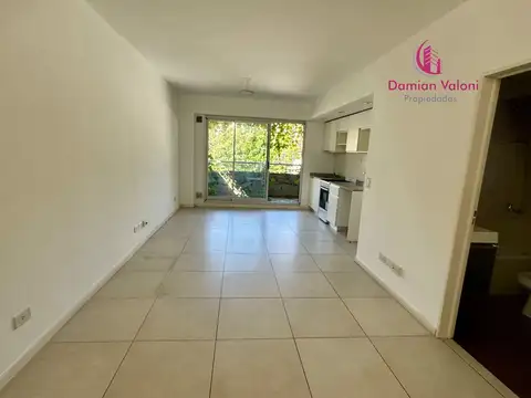 ALQUILER HERMOSO 2 AMBIENTES, CON BALCON.