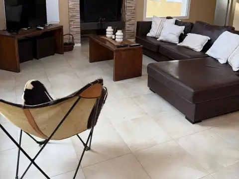 Casa en Alquiler Temporal en Carilo, USD 1.300