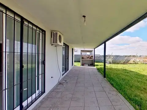 Casa 3 ambientes con 1 baño