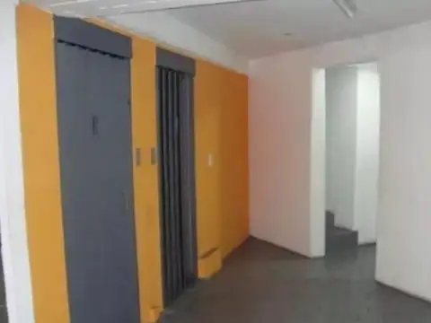 Cochera en venta - 12mts2 - Once