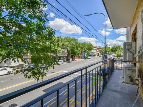 Depto Tipo Casa 6 ambientes con 3 baños