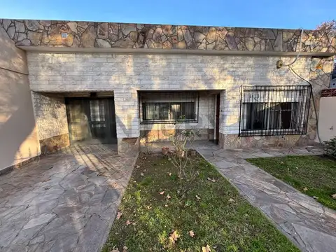 Casa en Venta con 6 cocheras
