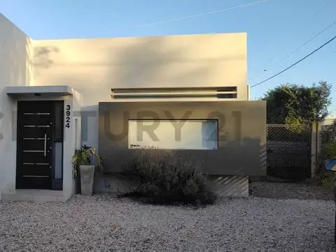 Casa en venta en Arturo Segui Apto Banco