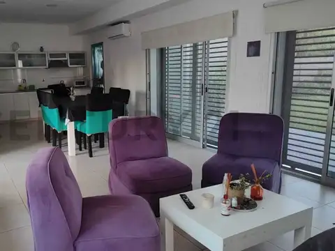 Casa 2 ambientes con 1 baño