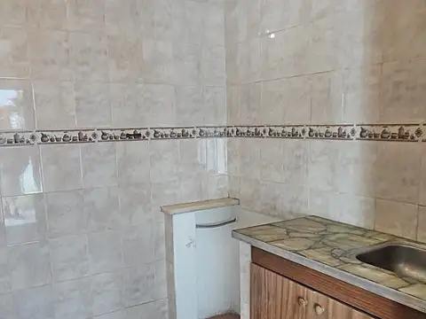 Depto Tipo Casa en Alquiler en Monte Castro, $ 550.000