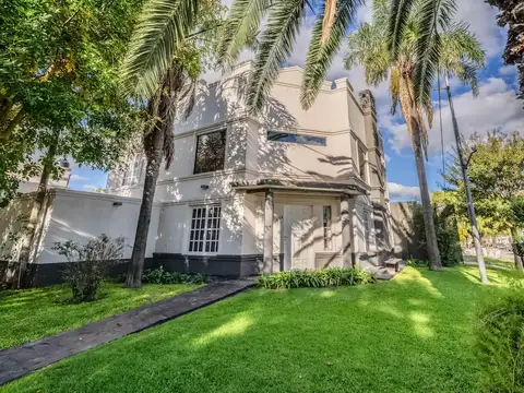 Venta Casa 4 ambientes Apto Credito con cochera en Lujan Amueblada