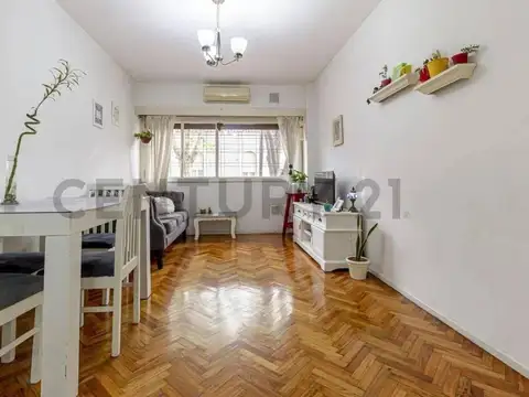 Excelente departamento 3 ambientes con patio, en Belgrano R