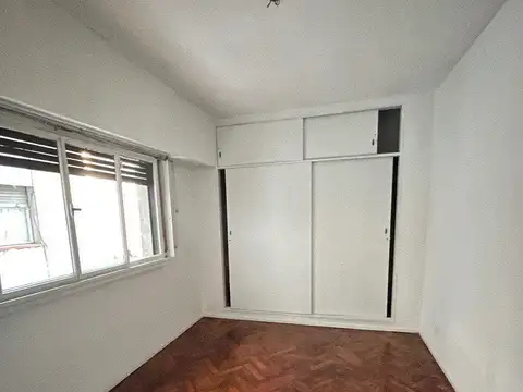 Venezuela 700, Piso 3