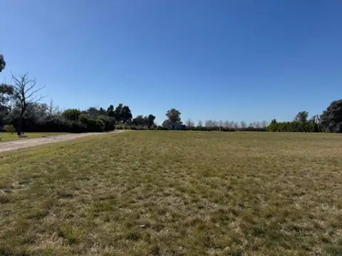 Venta.Terreno en esquina de 5000m2. Club de Campo La Ranita