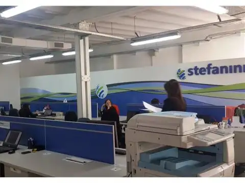 Oficina en Alquiler con 3 cocheras