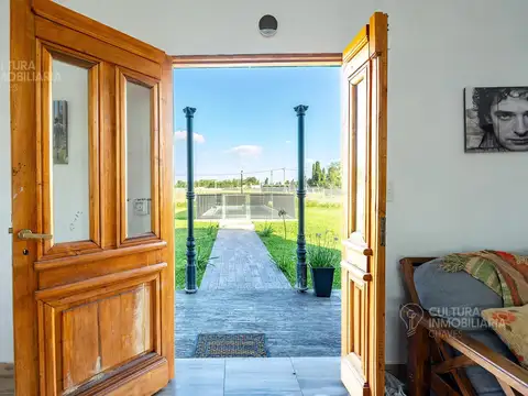 Casa en Venta con 5 cocheras