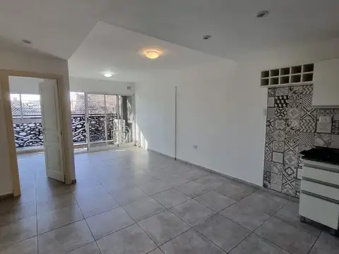 Venta departamento 2 ambientes en Lomas de Zamora con cochera y terraza privada