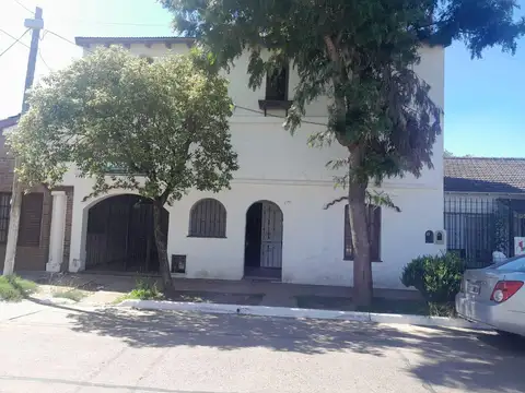 Casa en venta - 3 Dormitorios 2 Baños - Cochera - 425Mts2 - Cañuelas