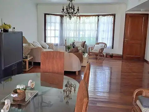 Casa en Alquiler en Martinez, USD 3.000