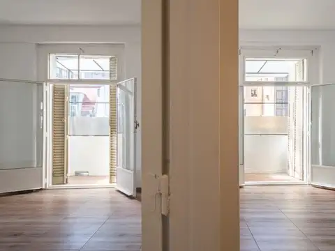 VENTA - 3 AMBIENTES - BALCON - LUMINOSO - CERCANIA AL OBELISCO - IDEAL AIRBNB -  SUBTE B Y D -...