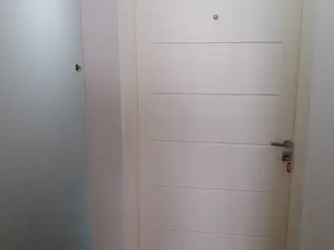 VENTA DE BLOCK - 6 DEPARTAMENTOS + GALPON DE 165 MTS2 -  IDEAL INVERSOR - MORON NORTE