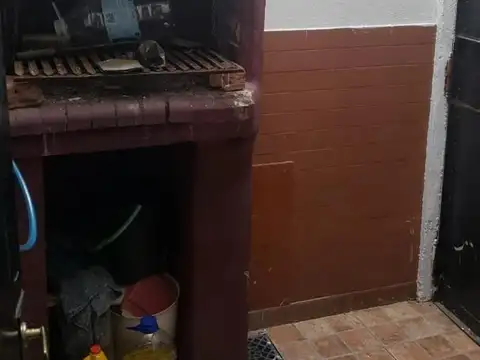 Depto Tipo Casa 6 ambientes con 2 baños