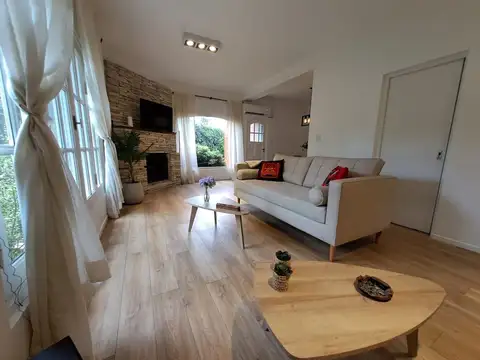 Casa 5 ambientes con 2 baños