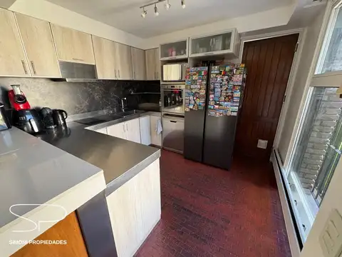 Casa en Venta con 3 cocheras