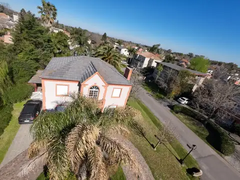 Casa 5 ambientes con 6 baños