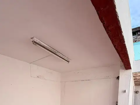 Casa 5 ambientes con 1 baño