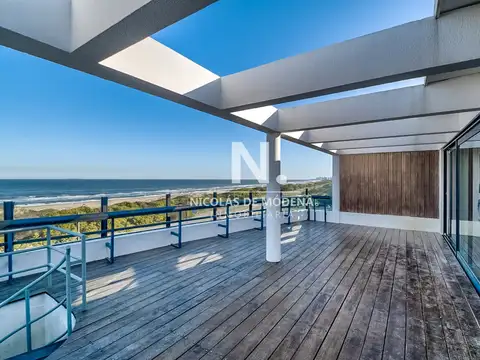 Hermoso penthouse con una ubicación privilegiada de la brava