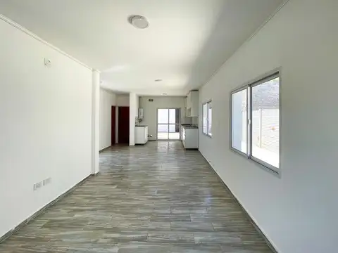 Galpon en Venta en Parana, USD 240.000