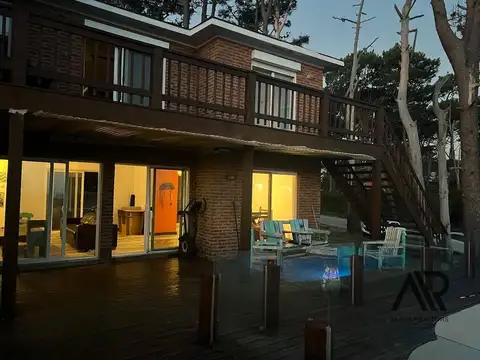 Casa 5 ambientes con 5 baños