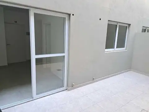 VENTA DEPTO 2 AMB CON PATIO A ESTRENAR VILLA LURO