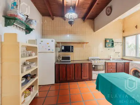 Venta PH seis ambientes con escritorio, patio y altillo Saavedra