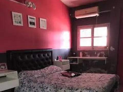 Casa en  ESQUINA. OPORTUNIDAD a dos cuadras de Ruta 9