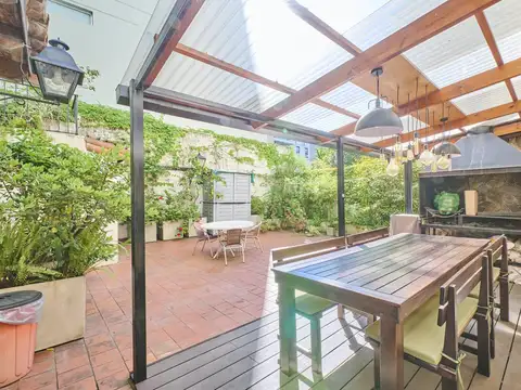 VENTA DPTO. 3AMB CON PATIO JARDIN Y QUINCHO MAS PARRILLA EN NUÑEZ
