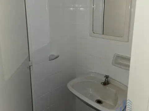 Venta. Oficina 36 m2. Muy Luminosa. Zona Tribunales. Muy buen estado.