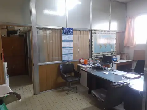 EXCELENTE GALPON SALIDA A 2 CALLES EN SAN JUSTO 3.600M2 CUBIERTOS