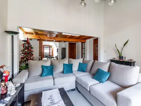 Venta Casa 4 AMB, Patio, Pileta Santos Lugares