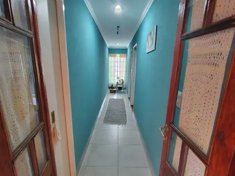 Casa en Venta con 3 cocheras