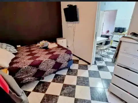 CASA CON DOS LOCALES Y GARAGE