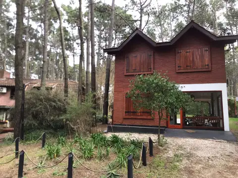 Casa en Mar de las Pampas  (Petrel) P024