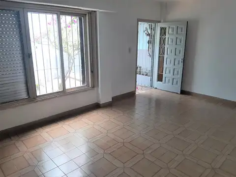 Depto Tipo Casa en Alquiler de 2 dormitorios
