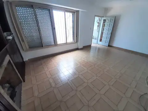 Depto Tipo Casa en Alquiler de 3 ambientes