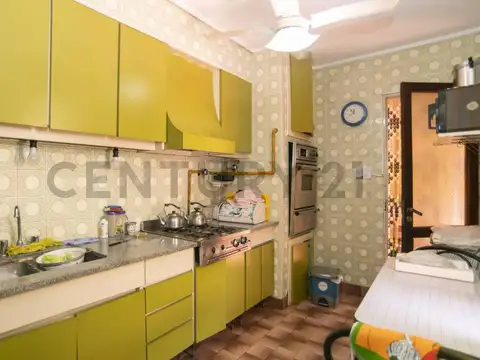 CASA EN VENTA LA PLATA. 3 DORMITORIOS