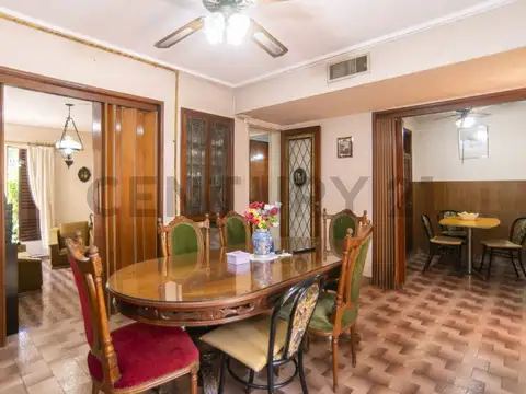 CASA EN VENTA LA PLATA. 3 DORMITORIOS
