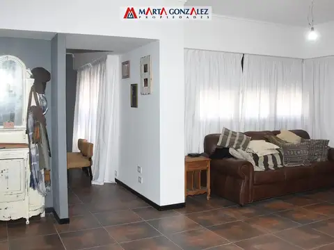 Casa en Venta en Villa Sarmiento, USD 240.000