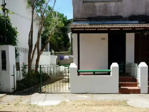 VENDO CASA PH TIPO DEPARTAMENTO JARDÍN PRIV. AL FRENTE 170 MTS MAR: V3784