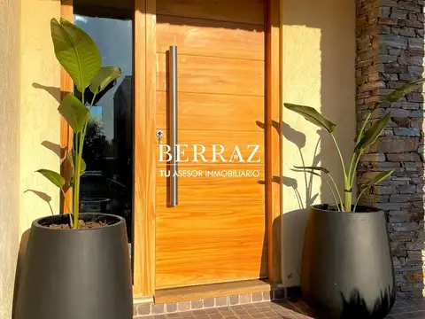 Casa Venta 3 Dormitorios Barrio Los Olivares Lote de 300 m2 Pilar