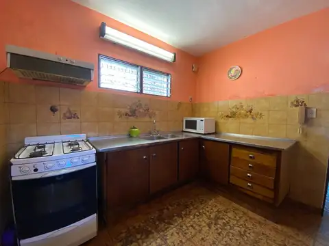 VENTA "EN BLOCK" CASA 3 AMB +  2 PH A REFACCIONAR