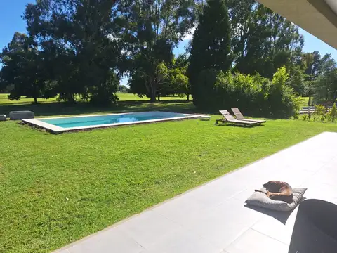 Casa en Alquiler en Tristan Suarez, USD 1.400