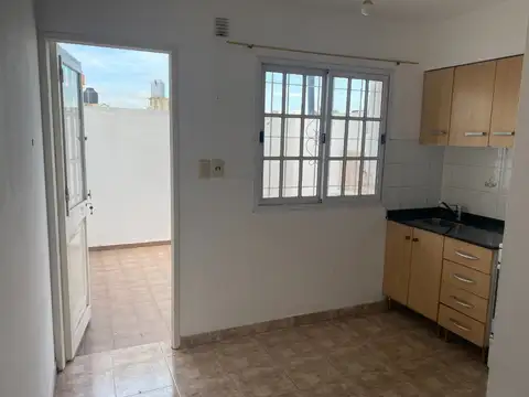 Departamento en Alquiler en Lomas Del Mirador, $ 400.000